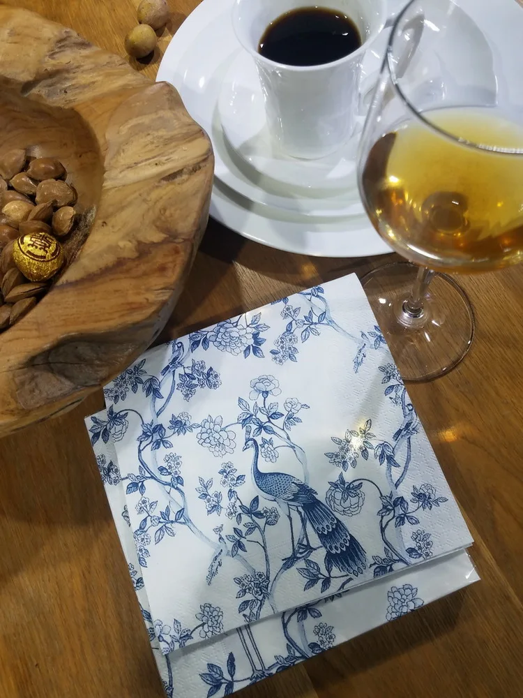 white_napkins_peacock_8