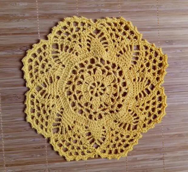 20 см круглый винтажный хлопковый ручной работы крючком цветы свадьба Doily стол подставка чашка кофе коврик изоляционный коврик Рождественская салфетка под приборы - Цвет: Yellow