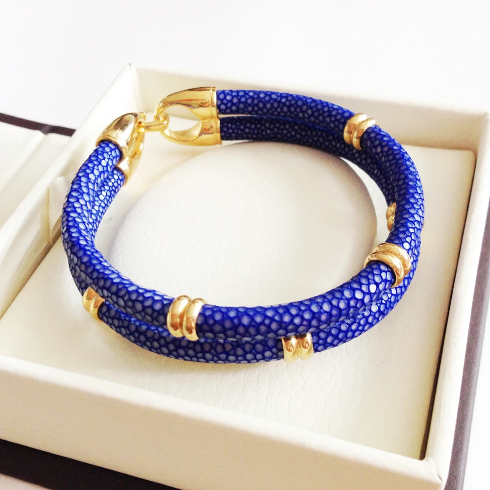 Classic Genuine Blue Stingray Double Strap Bracelet Bangle Original Thailand Stingray Bracelet for Men Jewelry BL-02968
Classic Genuine Blue Stingray Double Strap Bracelet Bangle Original Thailand Stingray Bracelet for Men Jewelry BL-02968