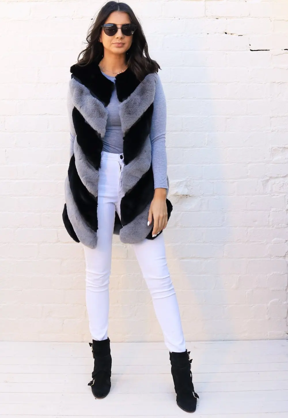 GILETS_-_DIAGONAL_PANELLED_LONGLINE_-_GREY_BLACK_-_FRONT_LS2