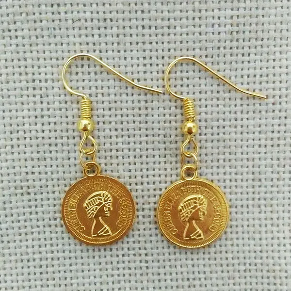 

1pair Drop Earrings Coins Queens Heads Charms Silver French Hooks Clasps Filigree Beads Buckle Toggle Pendants Brincos Retro