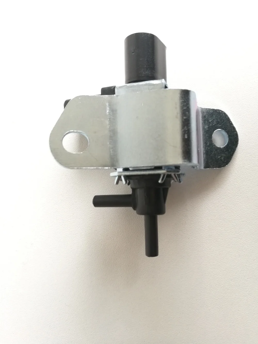 Pneumatic Air Valve 2pcs/lot Vacuum Solenoid Valve for Mazda 6 Tribute Mercury Mariner Milan