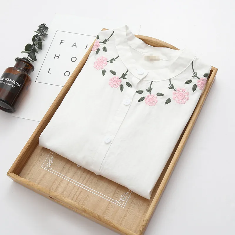 

Blusas Femininas 2017 Korean Style Casual Shirt Women White Blouse Cotton Tops pink hydrangeas embroidery Cute Women clothing