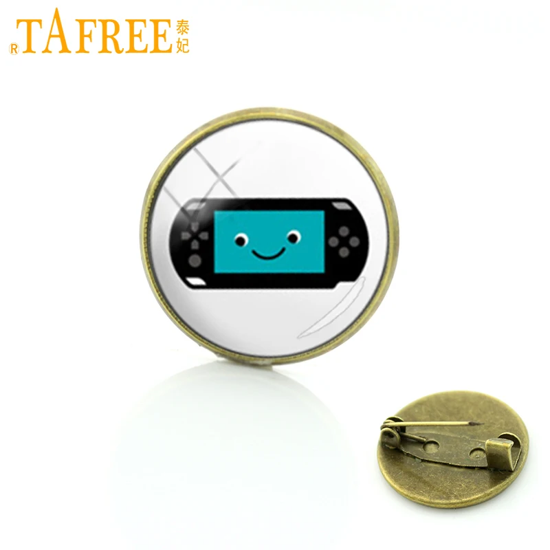 

TAFREE Video Game Controller player Brooch on a white background pins a model fashion great gift women accessories jewelry H650