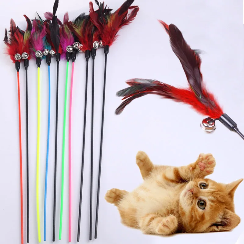 1 шт. Горячая игрушки для кошек сделать кошачий палочка перо с маленьким колокольчиком натуральный, как птицы случайный цвет черный цвет полюс дружественных домашних животных
