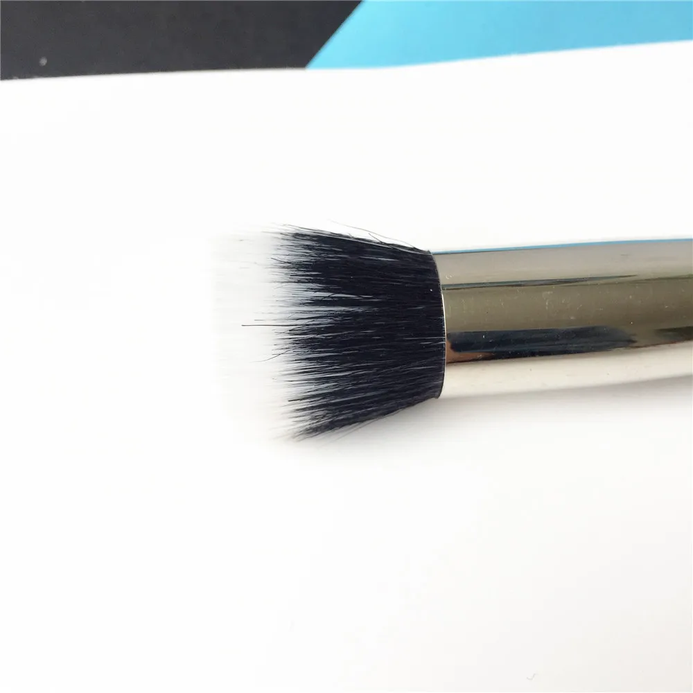 MAC BRUSH 130 Short Dual Fibre Brush _ 3