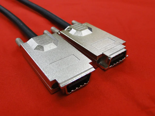

SFF-8470 to SFF-8470 CX4 10G INFINIBAND SAS connected cable 2 meters