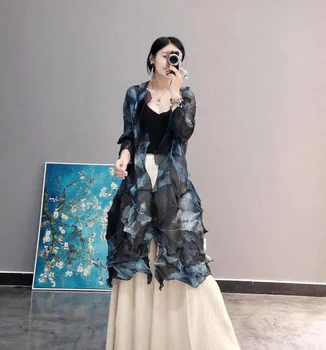 

Folded coat thin 2019 new network red fashion Joker foreign gas printing in the long sun windbreaker woman free shipping