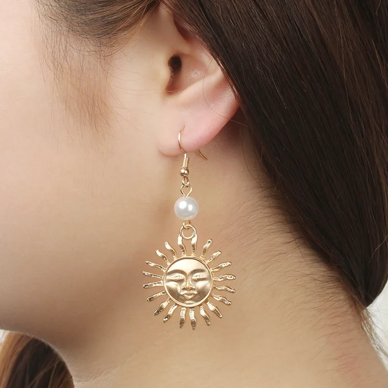

Timlee E038 Free Shipping,New Originality Sun Smiling Face Imitation Pearl Alloy Dangle Earrings,Fashion Jewelry Wholesale