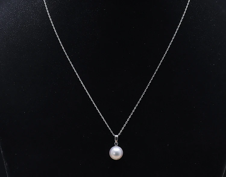pearl necklace