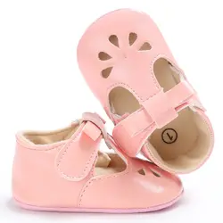 Лето новорожденных Симпатичная Обувь для девочек Chic искусственная кожа выдалбливают В стиле принцессы Нескользящие Обувь 0-18 месяцев