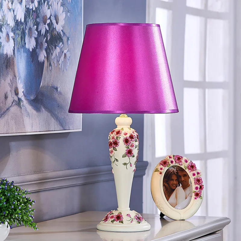 

TUDA LED Table Lamp European Creative Wedding Table Lamp Red Married Marriage Room Supplies Furnishing Articles Desk Lamp