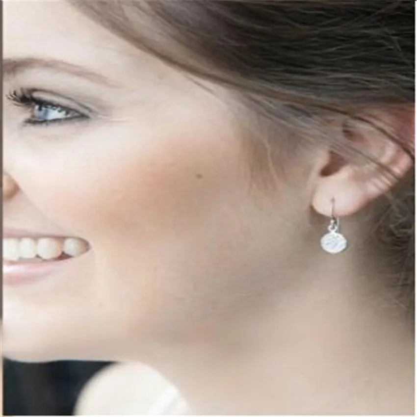 

New Style Fashion Gold Silver Color Simple 2017 Cute Small Round Sequins Earrings Stud Earrings For Women Brinco Bijoux Femme