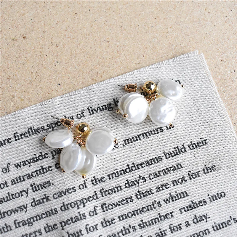 

WTLTC White Multi Drop Pearls Stud Earrings for Women Delicate Bridal Weeding Earrings Baroque Coin Earrings Minimalist Jewelry