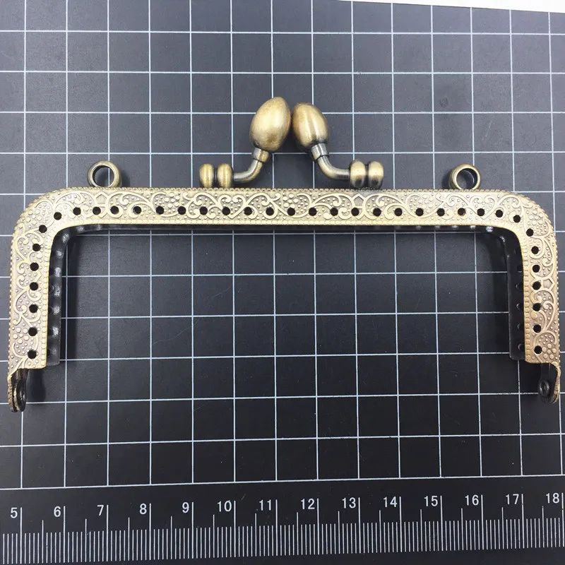 M374-3D