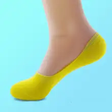 Большие размеры 24 шт = 12 пар/лот бамбуковое волокно женские невидимые носки нескользящие EU Размер 39-43 US 7-9 Plus