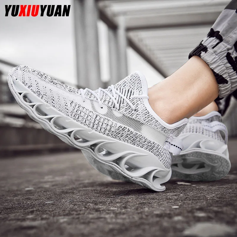 

2019 Fashion Mesh Solid Flying Weaving Breathable Coconut Running Shoes Men Leisure Cushioning Wear Resistant Sneakers