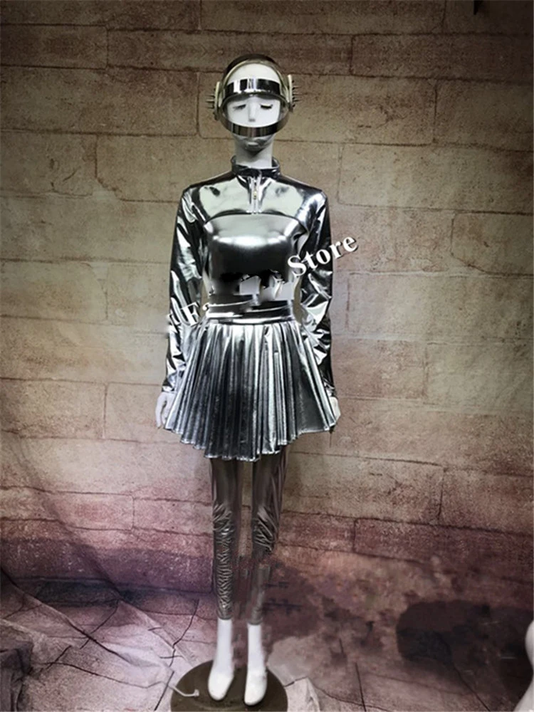 Silver Space robot suit  (1)