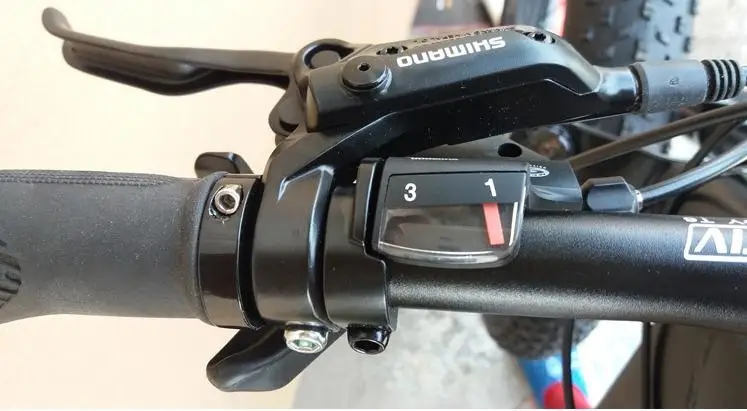 Clearance Kalosse  Fullsuspension  Hydraulic brakes  DH/AM Beach bicycle  Fat bicycle  26*4.0 tires snow  bike  24/27/30 speed 3