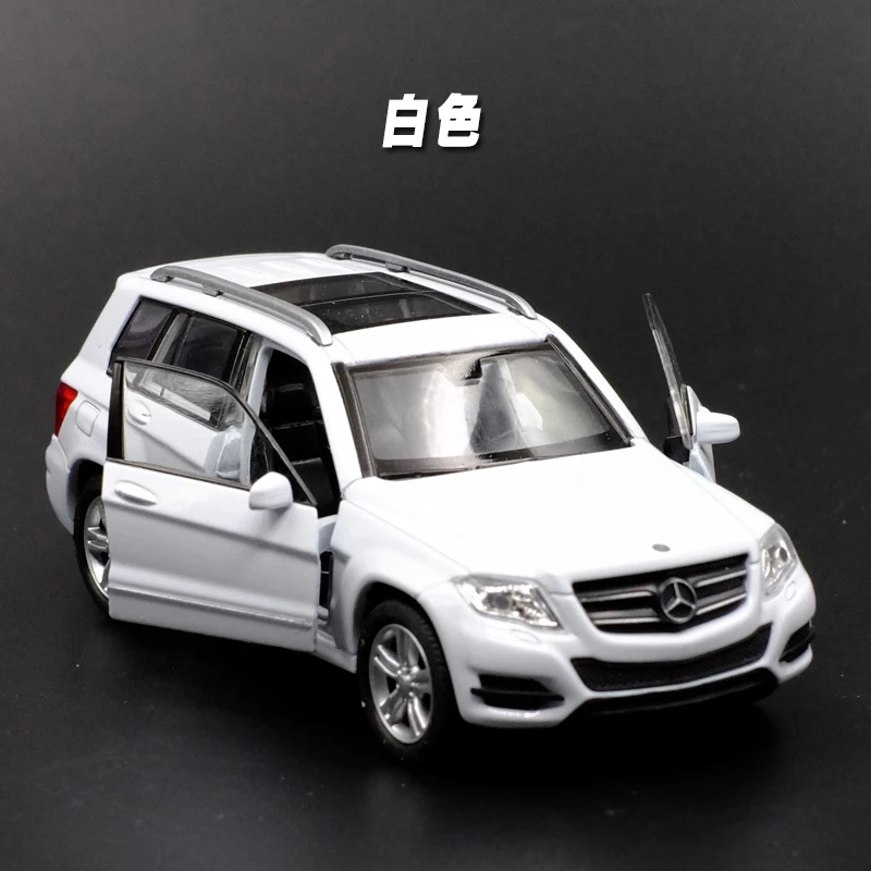 136 WELLY TheMercedes-Benz GLK (9)
