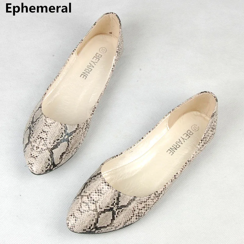 

Lady European and American style Snake Texture Plus size (4-15) Pointed toe Women Single Casual Flat Dancing Kvoll shoes Slip-on