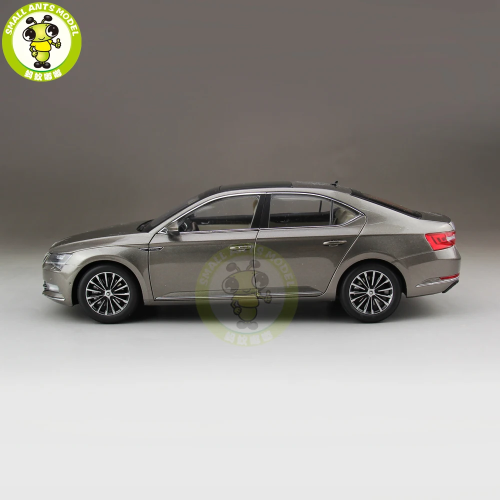 1/18 Skoda SUPERB литой металл модель автомобиля игрушка день рождения девочки мальчика подарок золотой цвет