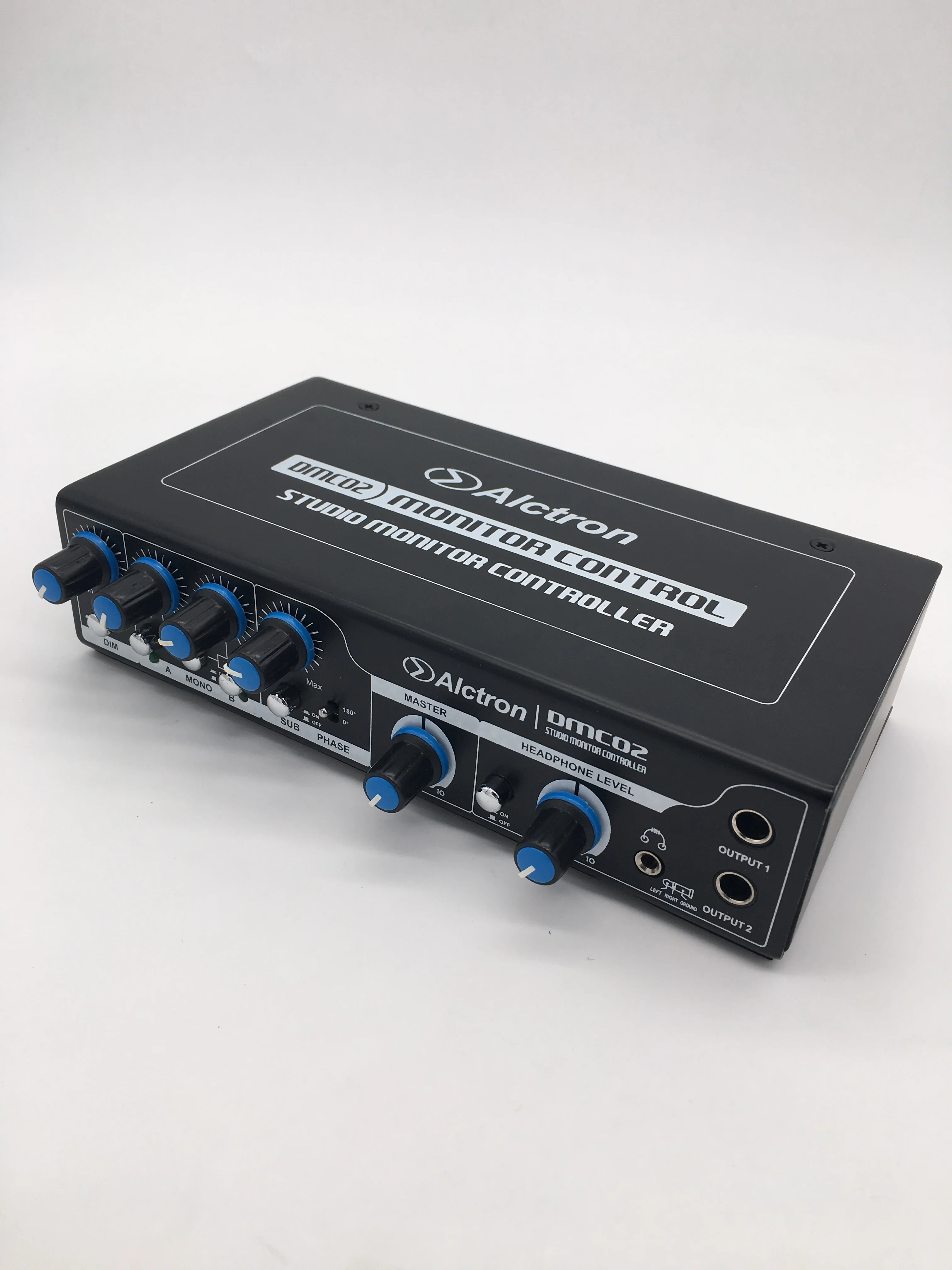 

Alctron DMC02 professional studio monitor controller stereo headset distribution amplifier for recording