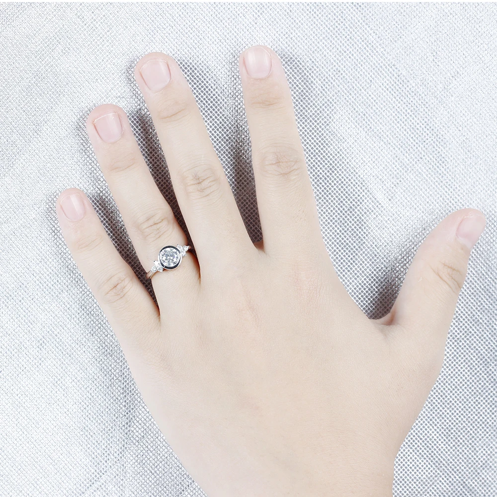 MOISSANITE EMGAGEMENT RING (8)