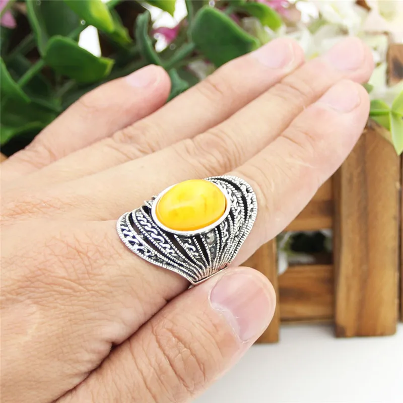 Vintage Oval Simualted Beeswax Rings For women Antique Silver Plated Hollow Design Rhinestone Rings Fashon Jewelry TR669