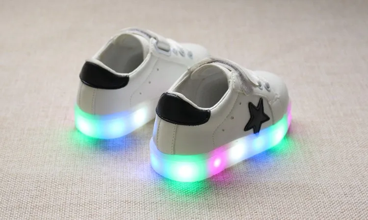 Новая мода светодиодный свет обувь от 1 до 5 лет повседневная детская обувь для мальчиков и для маленьких девочек Детские кроссовки со светодиодной подсветкой