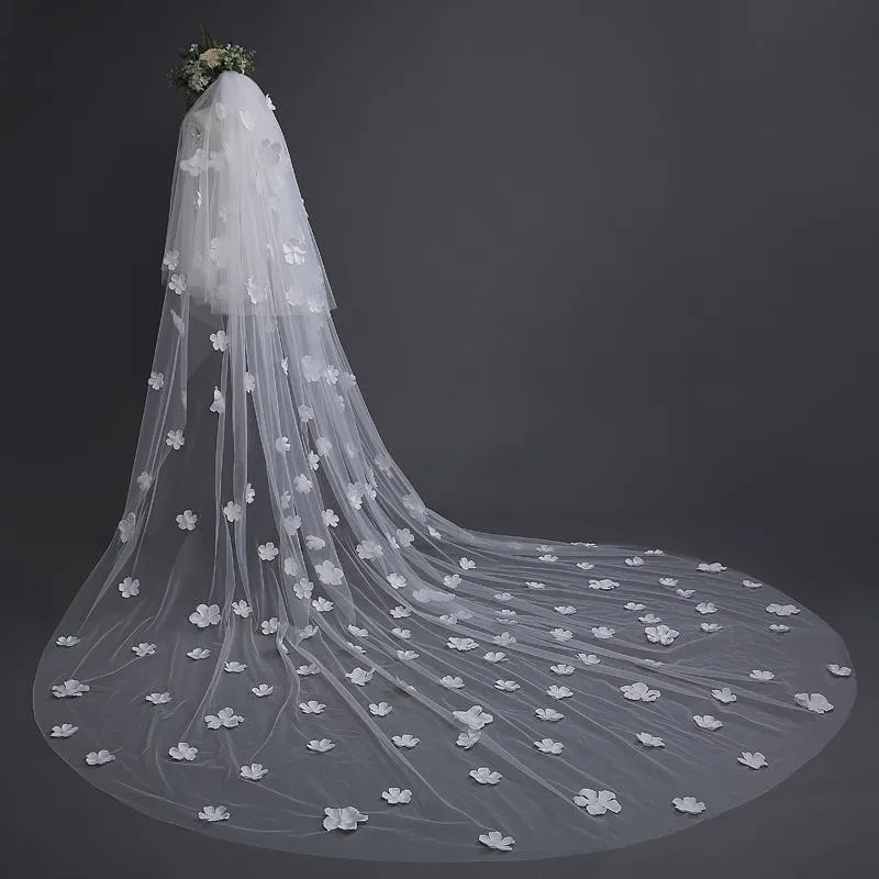 charming-ivory-3-meters-long-train-applique-flowers-wedding-bridal-veils-wedding-veils-bridal-accessories-veils-v401088 (1)