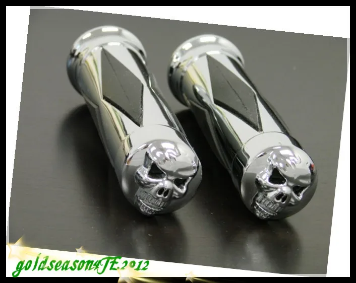 

metal CHROME SKULL HAND GRIPS for Honda Shadow 600 750 1100 VT VTX 1300 1800 GL CB CBR
