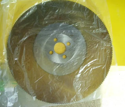 

Speicial offer 20PCS total of 10PCS 200*32*2 100T and 10PCS 250*40*2 180T DM05 hss saw blades for Steel SS pipes cutting