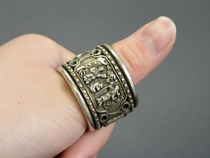 Collecting antiques pulling back ancient bronze men's rings Tibetan Silver sculpture fingers | Дом и сад