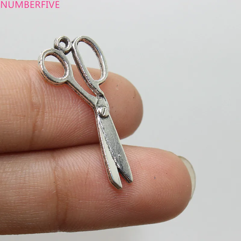 

25pcs--scissors charm 30X13mm Antique silver tone Charm of Small Scissors Charms pendant