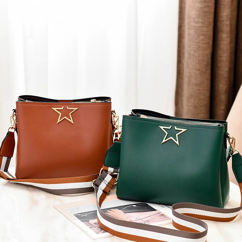 

Vintage Shoulder Bag Simple Women PU Leather Handbag Solid Color Bucket Fashion Messenger Bag wide shoulder Belt Square Bag 2019