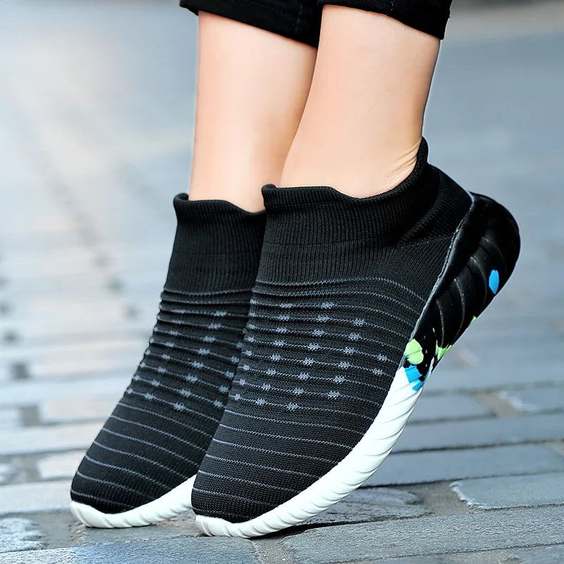 

2019 New Ladies Spring Cartoon Bear Sole Mesh Breathable Flat Shoes Non-slip Fashion Comfortable Ladies Men and Women Sneakers