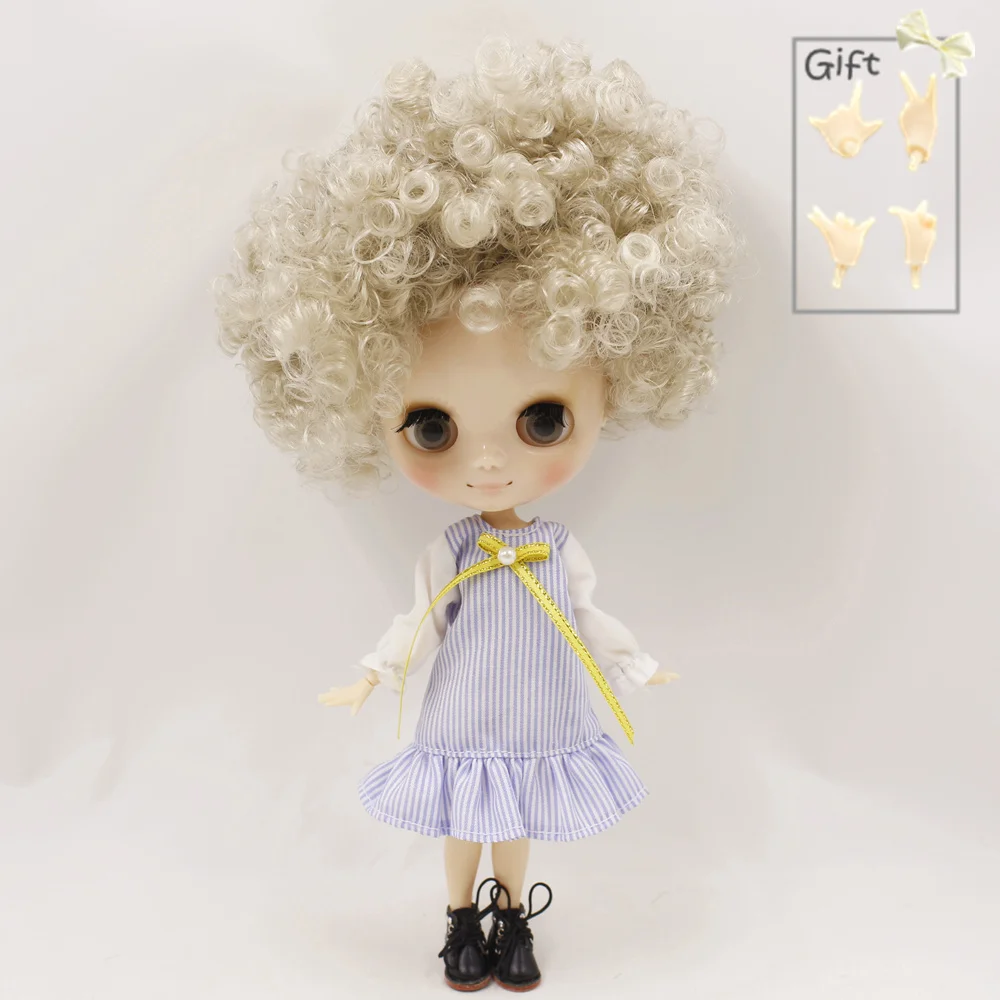 

Nude Factory Middie Blyth doll Series No.BL8800 Silver Grey hair with bangs Transparent face Neo