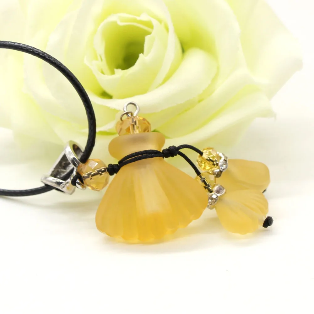 

Fresh Simple Shell Oil Bottle Necklace Cut Hair Valentine's Day creative Necklace Pendant For Girl Women Jewelry Gift