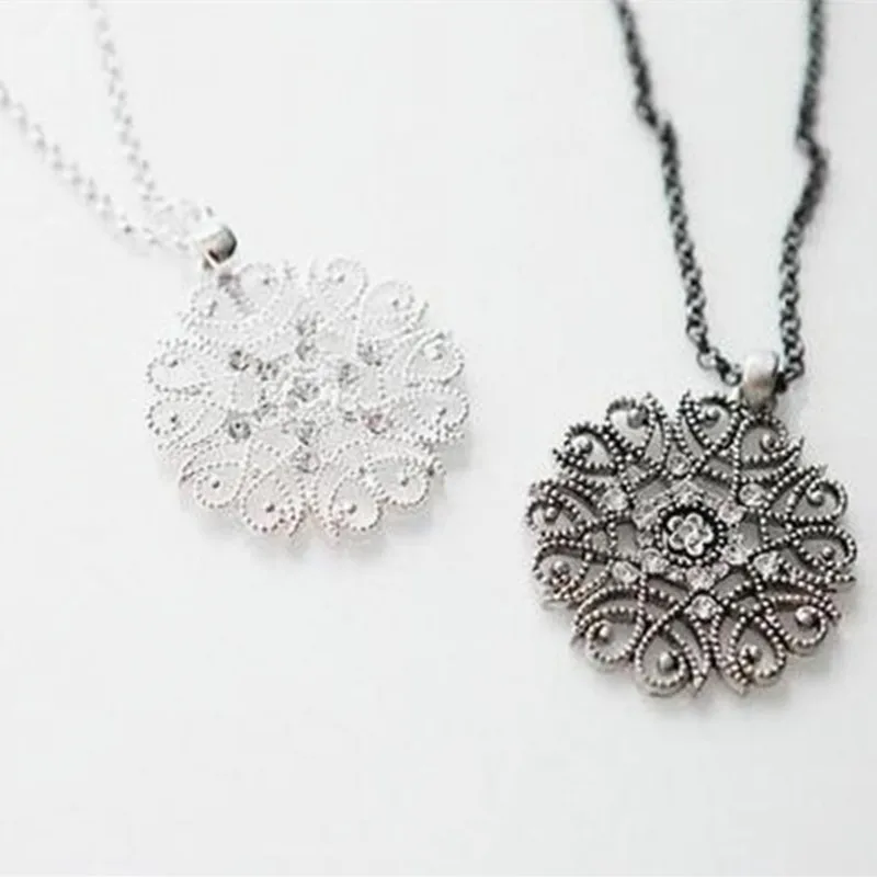 

Women's Fashion Bohemian Hollow Flower Rhinestone Necklace Long Sweater Chain Pendant 4ND71