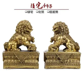 

A large copper lion lion Beijing Zhaocai defends the powerful Wang town house decoration
