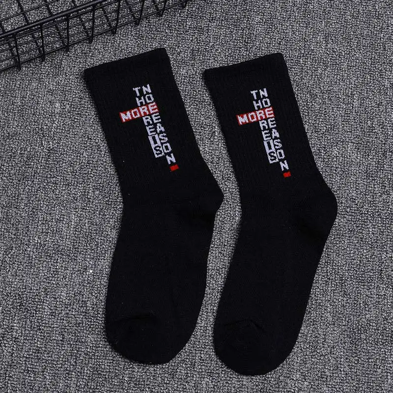 Personality-Hip-Hop-Long-Socks-Men-Street-Skateboard-Smile-Letter-Print-Funny-Mid-Tube-Socks-Harajuku-Cool-Women-Crew-Socks-(14)