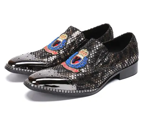 Натуральная кожа Мужская обувь в горошек мода вышивка металла туалетный вечерние мужские свадебные туфли скольжения на бренд zapatillas hombre - Цвет: as show