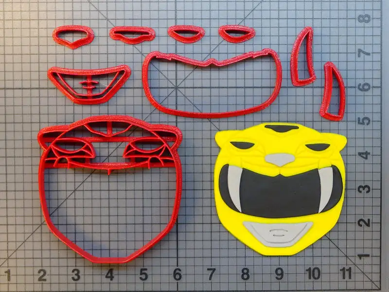 JB_Mighty-Morphin-Power-Rangers-Yellow-Ranger-266-886-Cookie-Cutter-Set-Super-Hero-266-886_