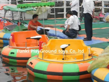 

water park equipment Adult electric bumper boat for sale