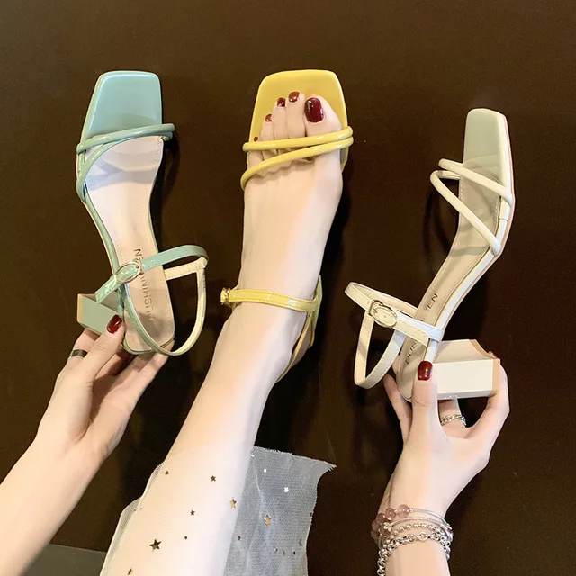 

2019 summer new fashion high heel women's word buckle with open toe thick with high heel sandals