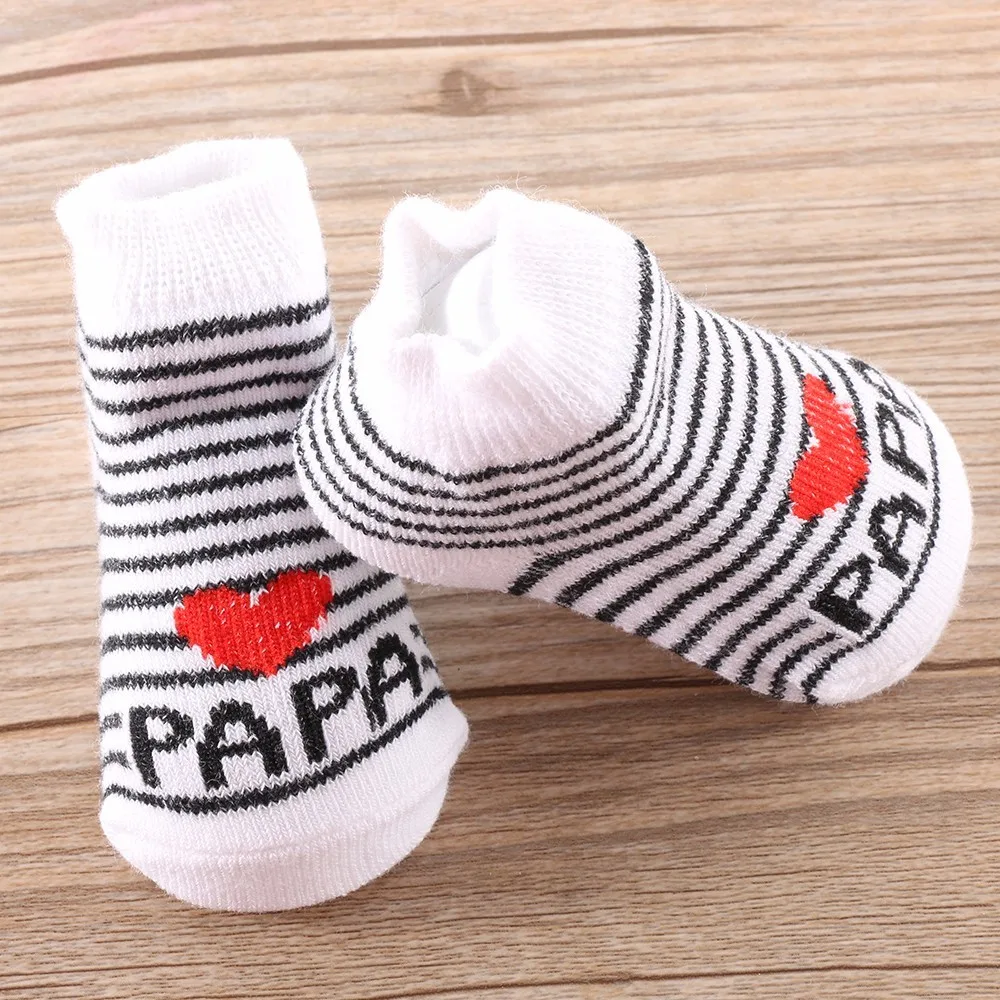 Новинка 2017 года милые мягкие носки для малышей для новорожденных детей Обувь для девочек Обувь для мальчиков полосатые хлопковые Love Mama/Papa