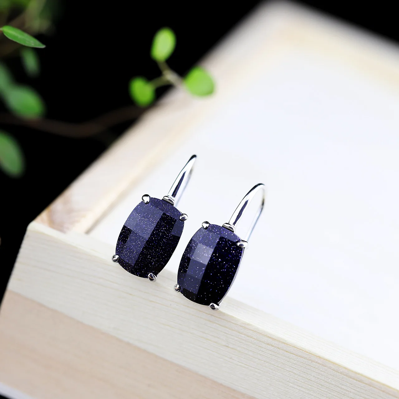 

Earrings, Wholesale, Pure Handmade S925 Pure Silver Jewelry, Cut Face Blue Sand Earrings, Ear Clip New Products.