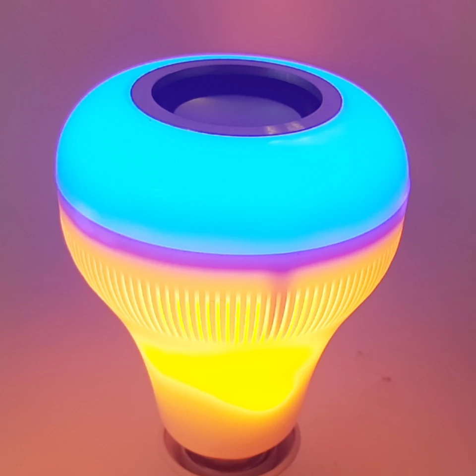 

2018 New Wireless phone Bluetooth Speaker LED RGB Music Bulb with Flame Effect Light E27 18W led RGB Light Music Playing Lamp