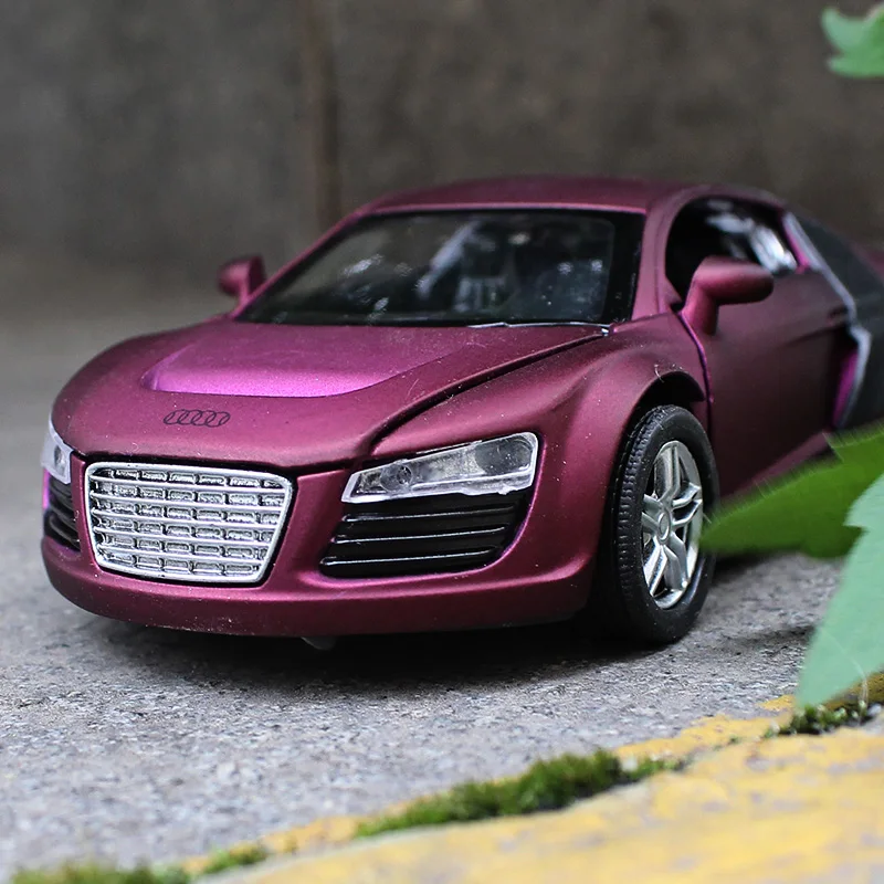 132 Alloy car model Audi R8 Four open the door Back to power and sound